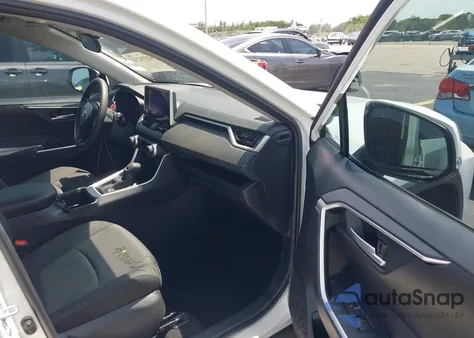 2024 Toyota Rav4 Xle из США, поврежденный, VIN 2T3W1RFV0RC300646